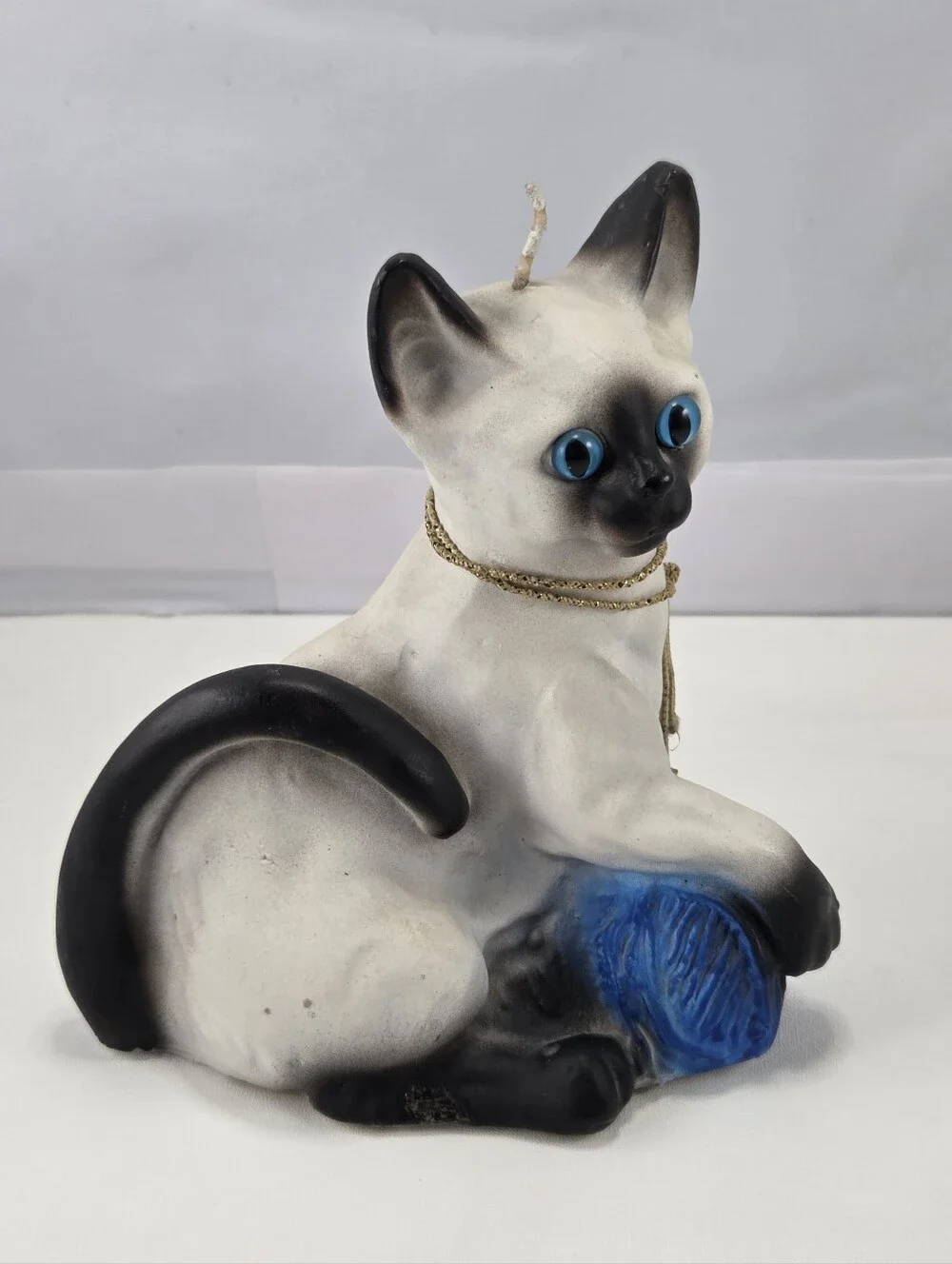 Vintage 1960s/70s Siamese Cat Figural Candle with Yarn Ball & Collar